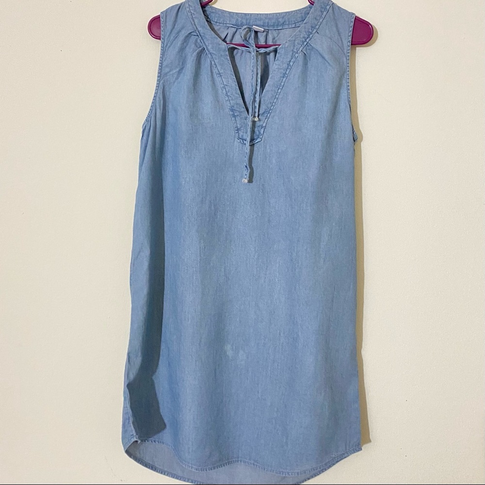 🎉LAST CHANCE🎉Old Navy Denim Tie front dress